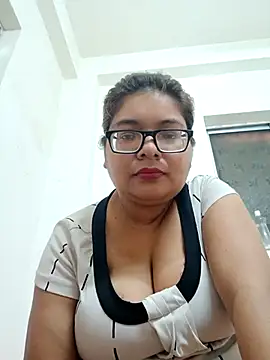 Snapshot of Elie_Hallway chatting on April 23, 2026, 8:57 am Elie Hallway online show from April 23, 2026, 8:57 am