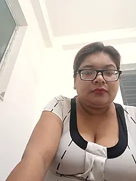 Snapshot of Elie_Hallway chatting on April 28, 2026, 6:24 pm Elie Hallway online show from April 28, 2026, 6:24 pm