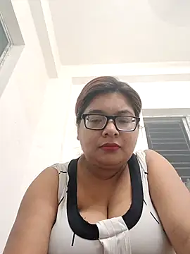 Snapshot of Elie_Hallway chatting on May 3, 2026, 6:58 pm Elie Hallway online show from May 3, 2026, 6:58 pm