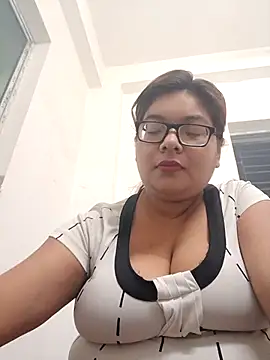 Snapshot of Elie_Hallway chatting on May 6, 2026, 6:13 pm Elie Hallway online show from May 6, 2026, 6:13 pm