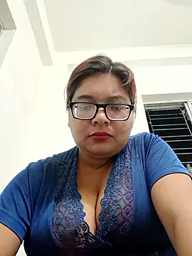 Snapshot of Elie_Hallway chatting on May 9, 2026, 6:35 pm Elie Hallway online show from May 9, 2026, 6:35 pm
