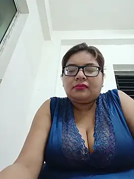 Snapshot of Elie_Hallway chatting on May 18, 2026, 6:25 pm Elie Hallway online show from May 18, 2026, 6:25 pm