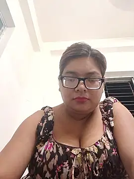 Snapshot of Elie_Hallway chatting on June 1, 2026, 6:31 pm Elie Hallway online show from June 1, 2026, 6:31 pm