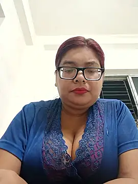 Snapshot of Elie_Hallway chatting on June 7, 2026, 6:00 pm Elie Hallway online show from June 7, 2026, 6:00 pm