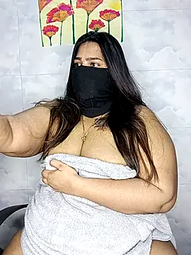 Cute G online show from April 7, 2026, 7:03 pm