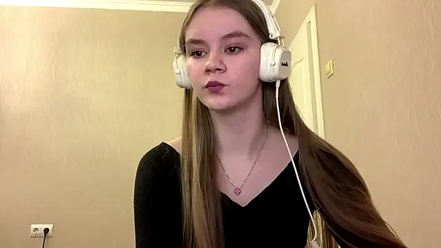 Snapshot of AgnesShy_ chatting on February 21, 2026, 7:20 am AgnesShy online show from February 21, 2026, 7:20 am