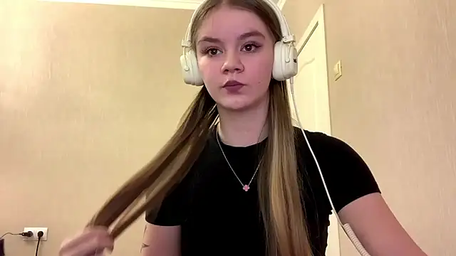 Snapshot of AgnesShy_ chatting on March 2, 2026, 7:26 am AgnesShy online show from March 2, 2026, 7:26 am