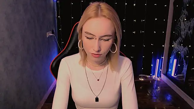 crybambi online show from February 17, 2026, 8:33 am