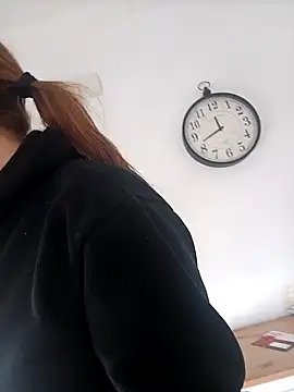 laparejaideal08 online show from April 14, 2026, 2:23 pm