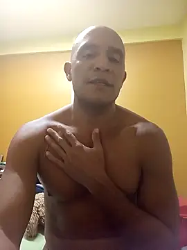 Snapshot of djmorenoo chatting on February 23, 2026, 6:33 am djmorenoo online show from February 23, 2026, 6:33 am