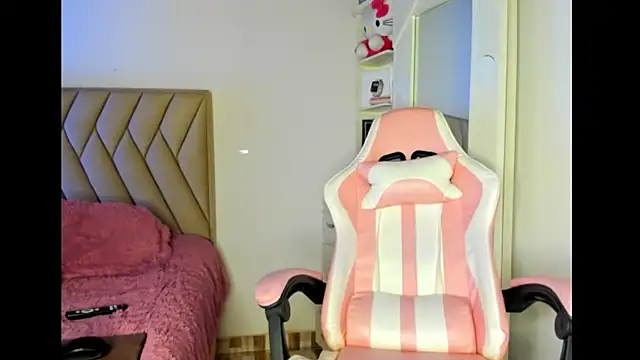  Cute gabyyy online show from February 25, 2026, 9:24 pm