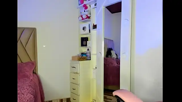  Cute gabyyy online show from March 11, 2026, 9:21 pm