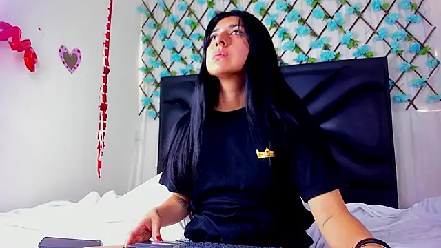 Snapshot of EmmaWilliamss4 chatting on February 22, 2026, 6:28 pm EmmaWilliamss4 online show from February 22, 2026, 6:28 pm