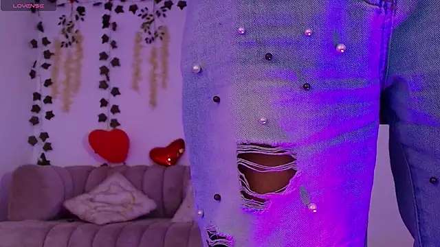 Stephanie Fontaine online show from February 25, 2026, 12:48 pm