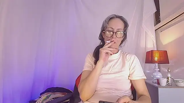 laurasofia45 online show from March 17, 2026, 7:33 am