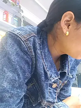 Snapshot of Tatianna_Loove_ chatting on February 15, 2026, 3:20 pm Tatianna Loove online show from February 15, 2026, 3:20 pm