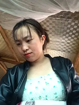 Snapshot of honeyyy110 chatting on February 12, 2026, 1:33 am honeyyy110 online show from February 12, 2026, 1:33 am