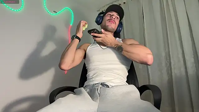 Snapshot of rafael_stone11 chatting on March 12, 2026, 3:12 am rafael stone11 online show from March 12, 2026, 3:12 am