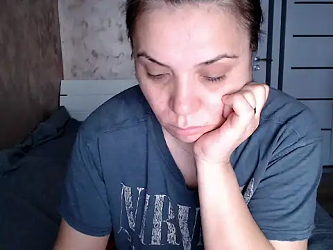 LorraGrey online show from April 14, 2026, 3:45 am