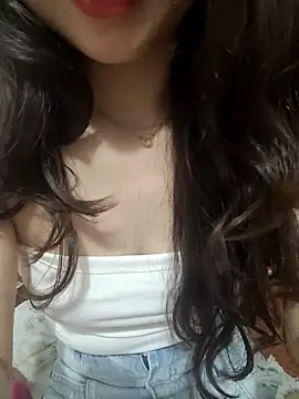 Snapshot of NinaKey chatting on March 5, 2026, 6:42 am NinaKey online show from March 5, 2026, 6:42 am