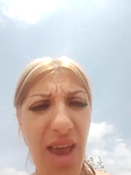 LannaQuinn online show from June 1, 2026, 9:33 am
