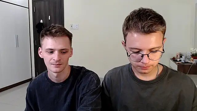 NikiKerryCum online show from April 19, 2026, 10:36 am