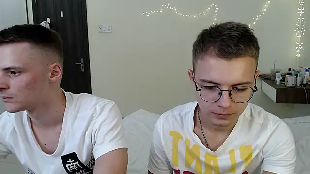 NikiKerryCum online show from June 8, 2026, 1:11 pm