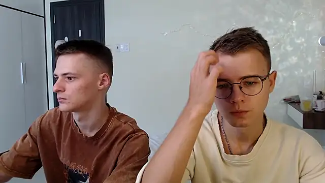 NikiKerryCum online show from June 11, 2026, 4:43 am