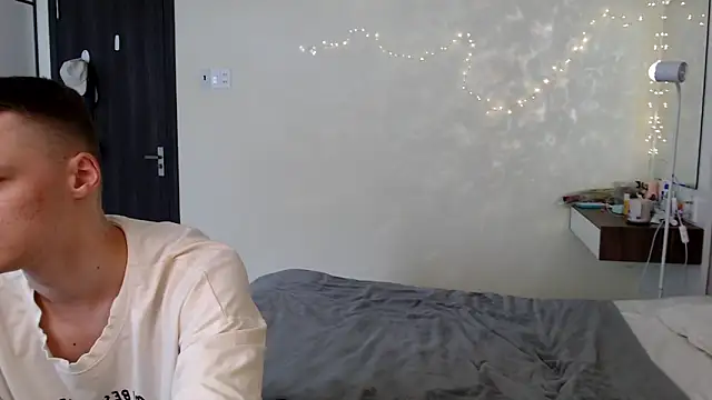 NikiKerryCum online show from June 12, 2026, 3:49 am