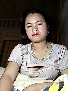 Snapshot of emlylyxinh chatting on February 14, 2026, 6:37 pm emlylyxinh online show from February 14, 2026, 6:37 pm