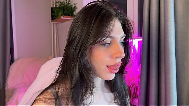 Snapshot of lunawho chatting on February 27, 2026, 3:28 am lunawho online show from February 27, 2026, 3:28 am