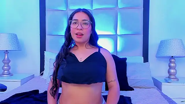 Snapshot of SussyFox chatting on February 8, 2026, 8:07 am SussyFox online show from February 8, 2026, 8:07 am