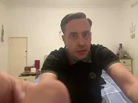 malcolm2334 online show from April 8, 2026, 6:52 pm