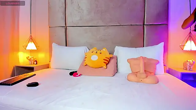 Snapshot of Zafiro11_ chatting on February 23, 2026, 12:02 pm Zafiro11 online show from February 23, 2026, 12:02 pm