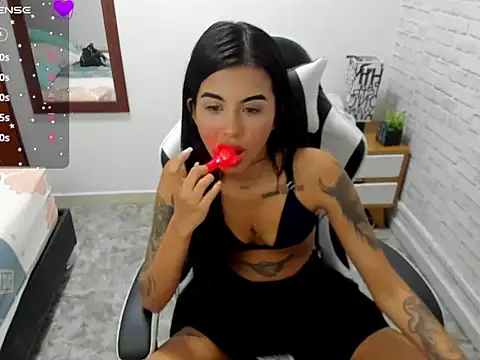 Snapshot of Mia_Lover_ chatting on February 21, 2026, 2:45 am Mia Lover online show from February 21, 2026, 2:45 am