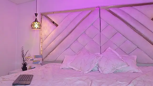 Snapshot of nilaynoa chatting on February 17, 2026, 12:12 pm nilaynoa online show from February 17, 2026, 12:12 pm