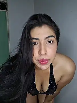 sweetlaura 29 online show from February 17, 2026, 5:15 am