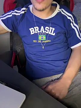 hungtwinkBR online show from February 15, 2026, 9:00 pm