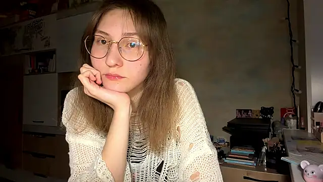 Snapshot of Miaaa_Moon chatting on February 17, 2026, 4:13 pm Miaaa Moon online show from February 17, 2026, 4:13 pm