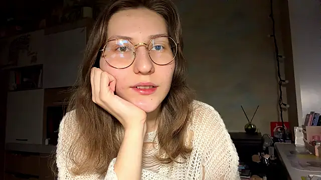 Miaaa Moon online show from March 3, 2026, 4:24 pm