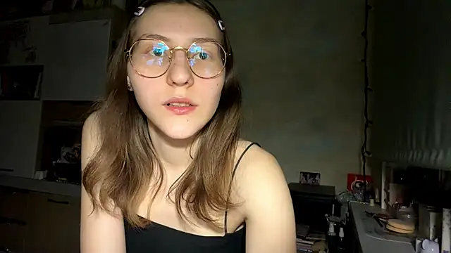 Miaaa Moon online show from March 27, 2026, 5:56 pm