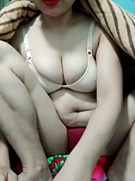 Snapshot of Kathylove_2026 chatting on February 10, 2026, 1:04 pm Kathylove 2026 online show from February 10, 2026, 1:04 pm