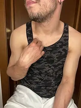 Snapshot of alessand180521 chatting on February 15, 2026, 3:20 pm alessand180521 online show from February 15, 2026, 3:20 pm