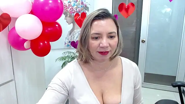 Snapshot of milfsecret69 chatting on February 16, 2026, 11:50 am milfsecret69 online show from February 16, 2026, 11:50 am