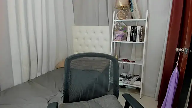 Snapshot of urtwinkjoshx chatting on March 2, 2026, 4:25 am urtwinkjoshx online show from March 2, 2026, 4:25 am