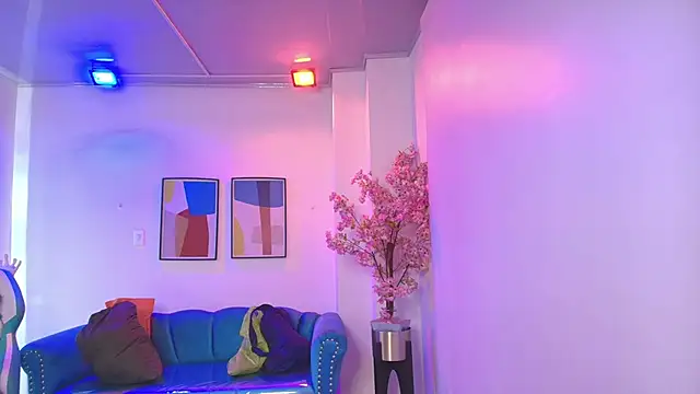 Madame scarlett online show from April 17, 2026, 11:57 am