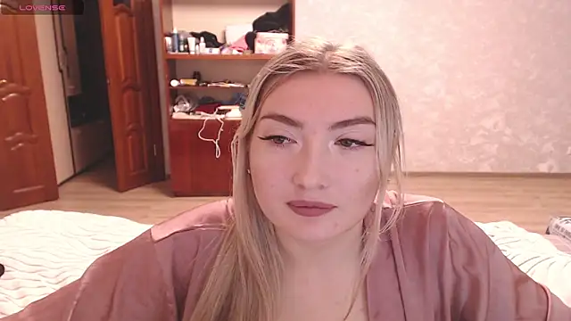 MiraRoy online show from February 9, 2026, 3:38 pm