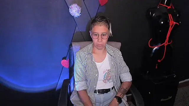 Snapshot of Kali_Panther chatting on February 11, 2026, 12:32 pm Kali Panther online show from February 11, 2026, 12:32 pm