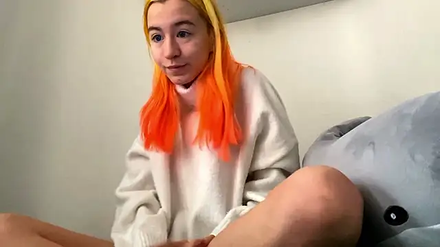 Snapshot of EmilyHein chatting on February 7, 2026, 7:01 am EmilyHein online show from February 7, 2026, 7:01 am