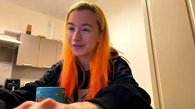 Snapshot of EmilyHein chatting on February 27, 2026, 6:19 pm EmilyHein online show from February 27, 2026, 6:19 pm